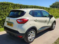 Used Renault Captur Dynamique 90 HP (66 kW) 2014 Cream SUV