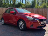 Begagnad Mazda 2 2016 Röd Halvkombi