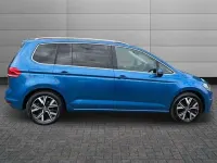 Begagnad VW Touran SEL 150 HK (110 kW) 2021 Blå Minibuss