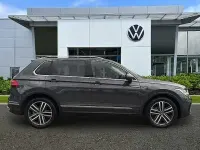 Usado VW Tiguan Elegance 150 HP (110 kW) 2023 Cinzento SUV