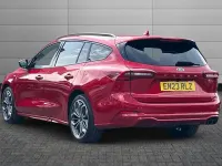 Used Ford Focus ST-Line X 125 HP (91 kW) 2023 Fantastic red Estate