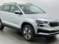 Usado Skoda Karoq SE Drive 110 HP (80 kW) 2023 Prateado SUV