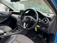 Używany Mercedes A180 SE 109 KM (80 kW) 2015 Niebieski Hatchback