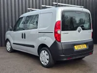 Second-hand Vauxhall Combo 105 CP (77 kW) 2016 Argintiu Van