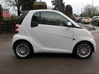 Used Smart ForTwo Coupé Passion 71 HP (52 kW) 2011 White Coupe