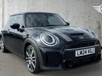 Begagnad Mini Cooper S Exclusive 176 HK (129 kW) 2024 Svart Halvkombi