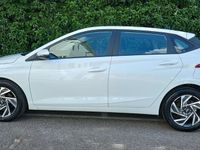 Used Hyundai i20 Advanced 101 HP (74 kW) 2024 Atlas white Hatchback