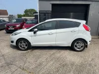 Used Ford Fiesta Zetec 82 HP (60 kW) 2013 White Hatchback