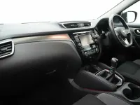 Used Nissan Qashqai N-Connecta 115 HP (84 kW) 2018 Red SUV