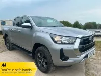 Usado Toyota HiLux 150 HP (110 kW) 2022 Prateado Pickup
