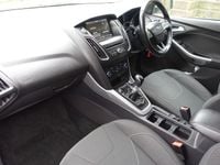 Used Ford Focus Zetec 120 HP (88 kW) 2015 White Hatchback