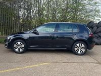 Begagnad VW e-Golf 100 kW (136 HK) 2020 Svart Halvkombi