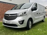 Second-hand Vauxhall Vivaro Sportive 2016 Argintiu