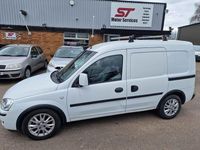 Used Vauxhall Combo 75 HP (55 kW) 2010 White MPV