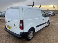 Used Citroën Berlingo 75 HP (55 kW) 2015 White MPV
