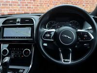 Usado Jaguar XE 300 HP (220 kW) 2020 Azul Sedan