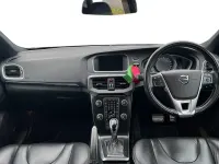 Usado Volvo V40 R-Design Pro 122 HP (89 kW) 2017 Cinzento Citadino