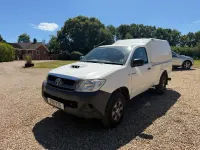 Used Toyota HiLux 2011 White Pickup