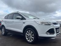 Gebraucht Ford Kuga Titanium 150 PS (110 kW) 2016 Weiß SUV