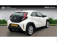 Used Toyota Aygo X PURE 72 HP (52 kW) 2024 White SUV