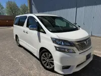 Begagnad Toyota Alphard Platinum 170 HK (125 kW) 2010 Vit Minibuss