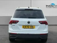 Usado VW Tiguan Life 150 HP (110 kW) 2022 Branco SUV