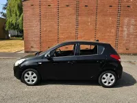 Used Hyundai i20 Comfort 78 HP (57 kW) 2011 Black Hatchback