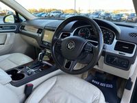used VW Touareg 3.0 V6 SE TDI BLUEMOTION TECHNOLOGY 5d 237 BHP