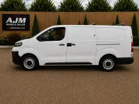 Used Vauxhall Vivaro 100 kW (136 HP) 2022 White MPV