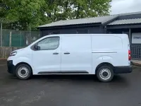 Używany Vauxhall Vivaro 100 KM (73 kW) 2023 Biały Minivan