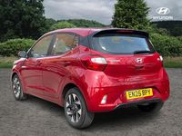Usado Hyundai i10 Advanced 77 HP (56 kW) 2025 Vermelho Citadino