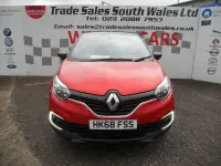 Used Renault Captur Iconic 90 HP (66 kW) 2019 Red SUV