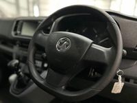 Used Vauxhall Vivaro 145 HP (106 kW) 2022 White MPV