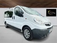 Used Vauxhall Vivaro 115 HP (84 kW) 2014 White MPV