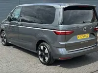 Begagnad VW Multivan Style 150 HK (110 kW) 2025 Grå Minibuss