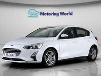 Used Ford Focus Zetec 120 HP (88 kW) 2019 White Hatchback