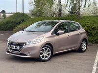 Used Peugeot 208 Active 82 HP (60 kW) 2014 Pink Hatchback