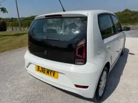 Begagnad VW up! move up! 60 HK (44 kW) 2018 Vit Halvkombi