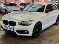 Used BMW 118 Sport Line 2015 Alpine white Hatchback