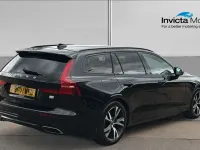 Used Volvo V60 R-Design 340 HP (250 kW) 2021 Black sapphire metallic Estate