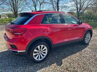 Used VW T-Roc SE 150 HP (110 kW) 2018 Red SUV