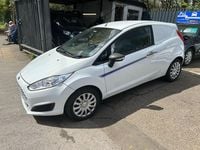 Używany Ford Fiesta 75 KM (55 kW) 2015 Biały Hatchback