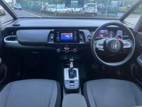 Second-hand Honda Jazz Hybrid 109 CP (80 kW) 2021 Alb Hatchback