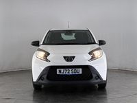 Used Toyota Aygo X PURE 72 HP (52 kW) 2022 White SUV