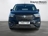 Second-hand Vauxhall Combo S 100 CP (73 kW) 2019 Negru Monovolum