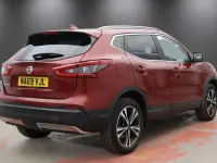 Used Nissan Qashqai N-Connecta 140 HP (102 kW) 2019 Red SUV