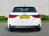Używany Audi A1 Sport 110 KM (80 kW) 2024 Biały SUV