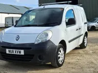 Usado Renault Kangoo 2011 Blanco Monovolumen