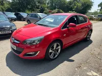 Used Vauxhall Astra SRi 140 HP (102 kW) 2013 Red Hatchback