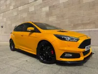 Used Ford Focus ST 250 HP (183 kW) 2017 Yellow Hatchback